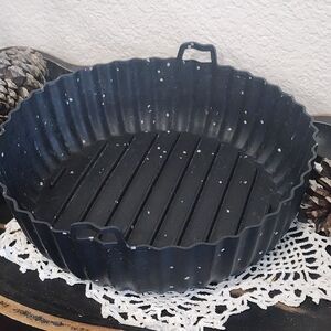 Black Silicone AIR fryer Liner - THYME & Table